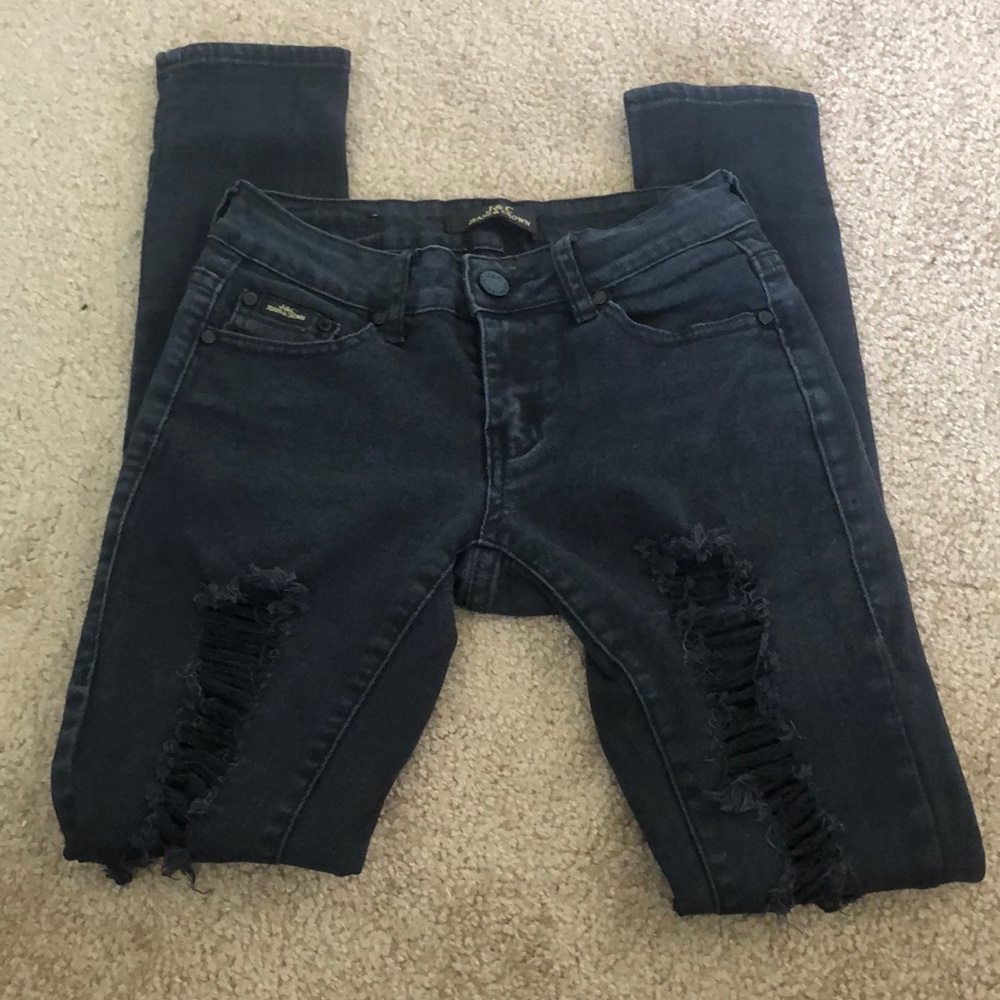 Black ripped skinny jeans